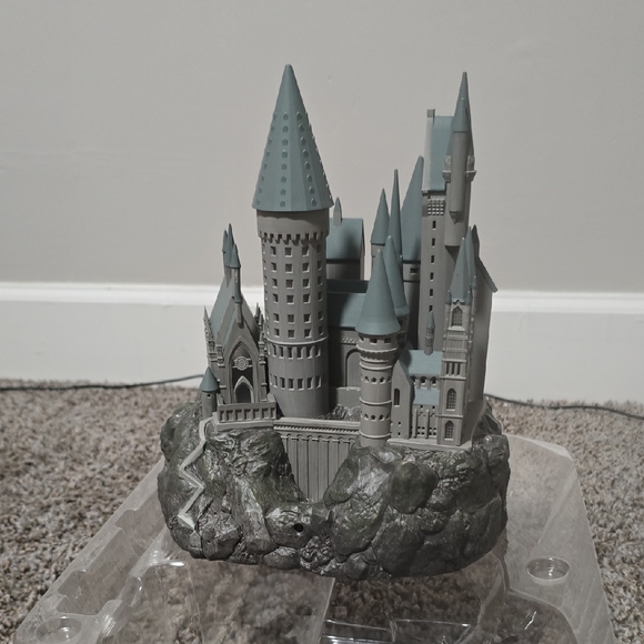 Hallmark Keepsake Hogwarts Castle Topper - Picture 3 of 3